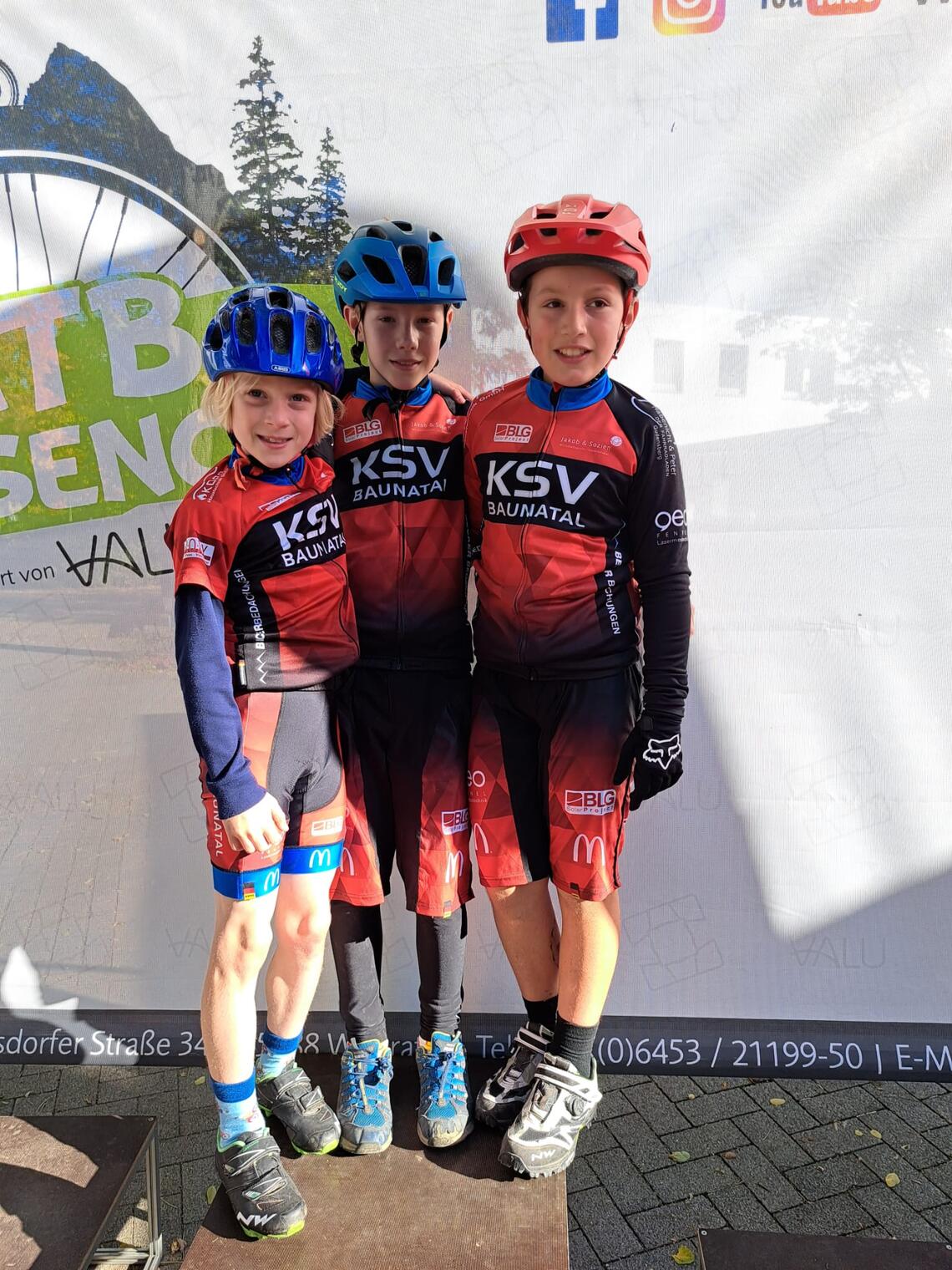 Maximilian, Paul und Jonas zufrieden mit dem Rennen in Baunatal und den damit erzieltem Gesamtergebniss im Hessencup Maximilian, Paul und Jonas zufrieden mit dem Rennen in Baunatal und den damit erzieltem Gesamtergebniss im Hessencup