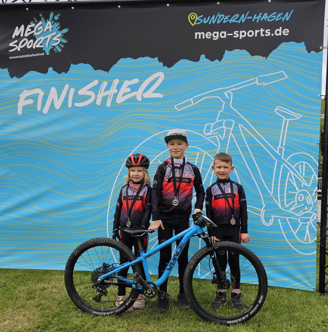 Caroline mit Platz 1 , Magnus Platz 1 und Lian Platz 2 erfolgreich in Sundern Caroline mit Platz 1 , Magnus Platz 1 und Lian Platz 2 erfolgreich in Sundern