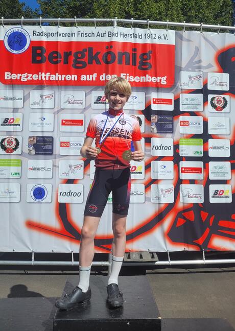 Maximilian als Sieger der U11 beim Bergzeitfahren