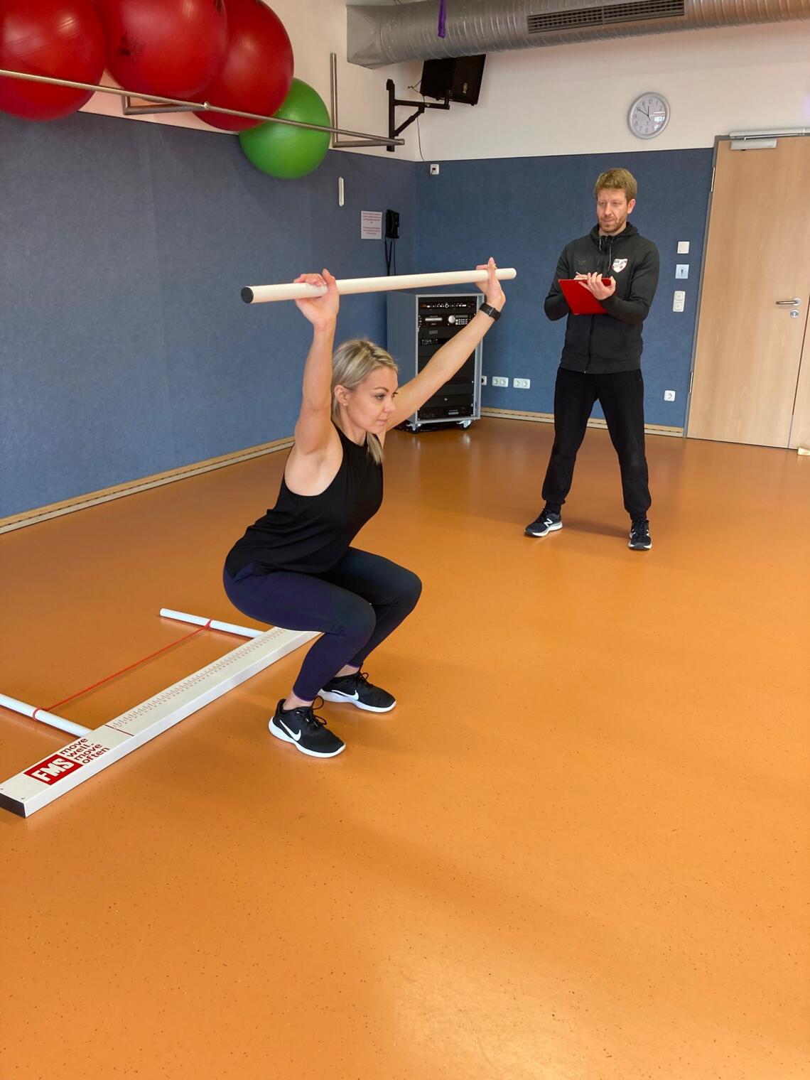 deep overhead squat - FMS Test deep overhead squat - FMS Test