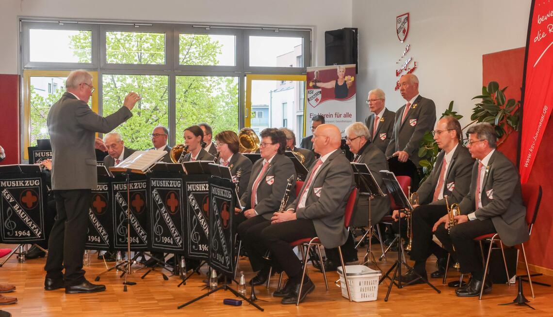 Musikzug des KSV Baunatal mit Dirigent Wolfgang Rodermund Musikzug des KSV Baunatal mit Dirigent Wolfgang Rodermund